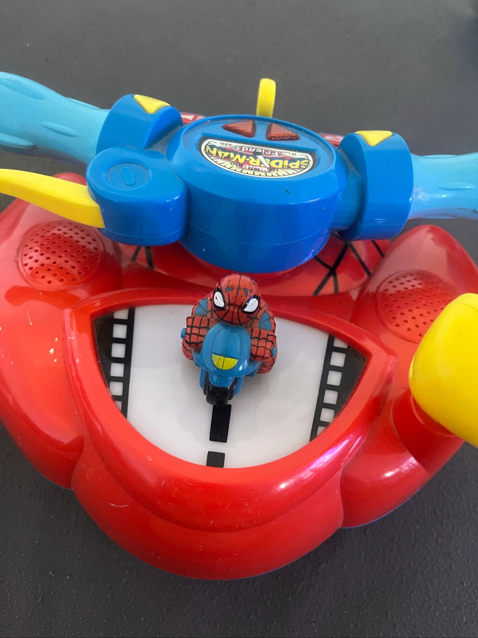 Interactieve muzikale Spider-Man Marvel motor + lichten Zeer goede staat – photo 2